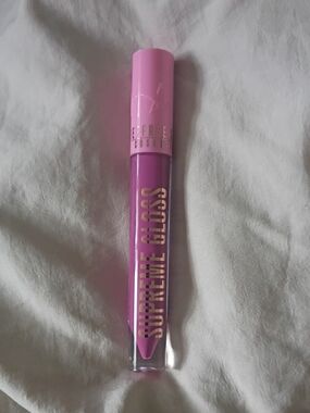 Jeffree Star Supreme Gloss in More Than Friends